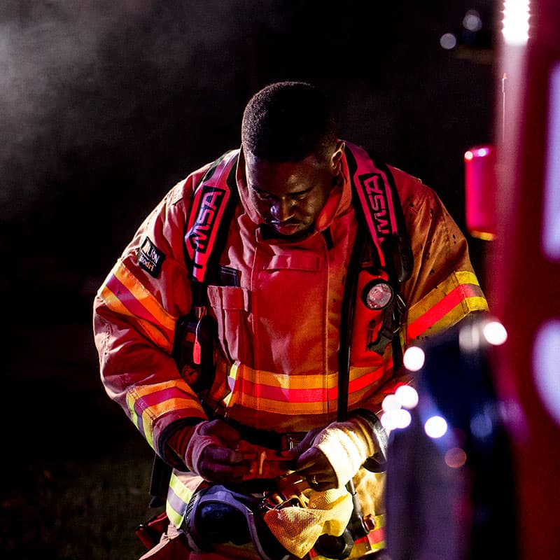 Streamlight Survivor® LED Firefighter Flashlight - Right Angle, Rechargeable - Image 3