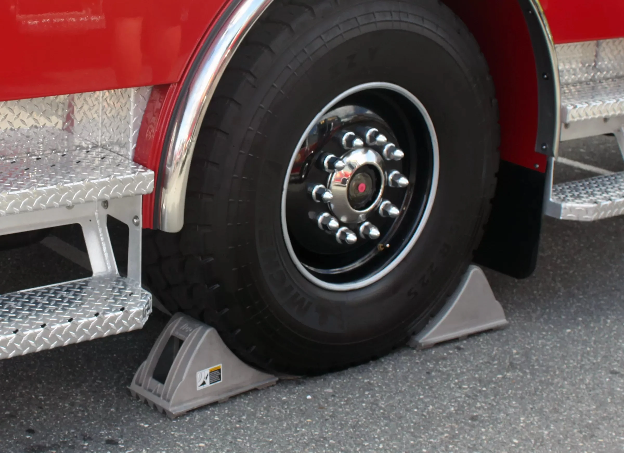 Ziamatic 32" Wheel Chock - Image 2