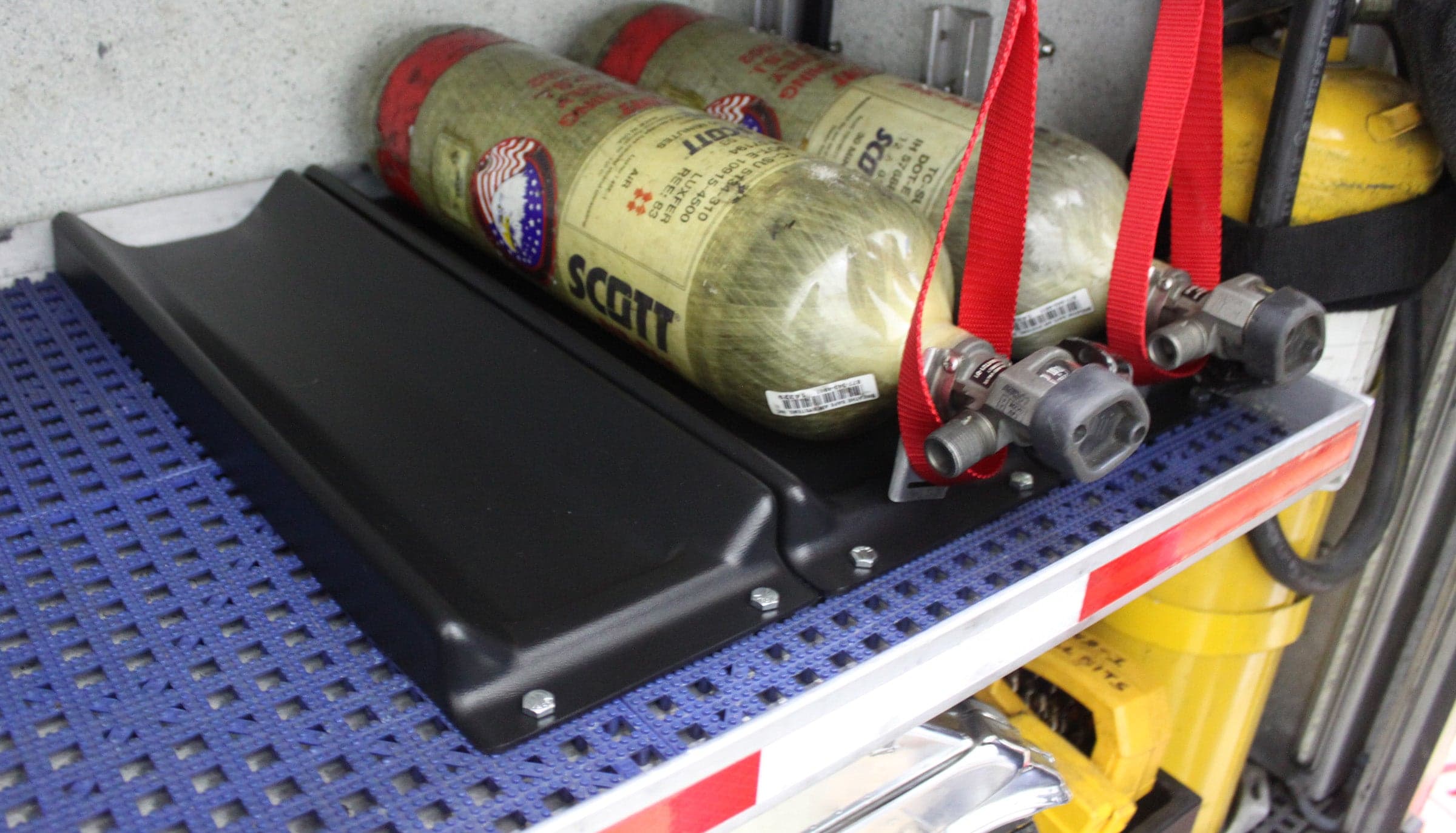 Ziamatic Plastic Air Cylinder & Extinguisher Cradle with Valve Strap - Image 2