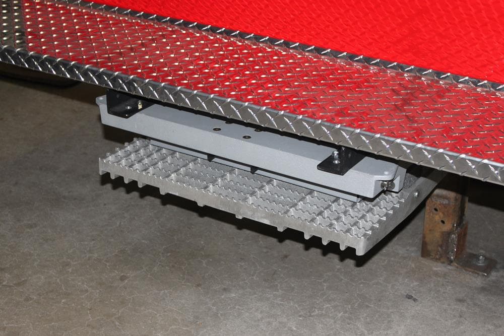Ziamatic Retractable Vehicle Step - 7-5/8" Drop - Image 2