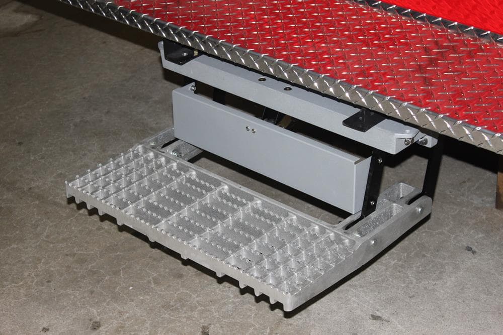 Ziamatic Retractable Vehicle Step - 7-5/8" Drop - Image 3
